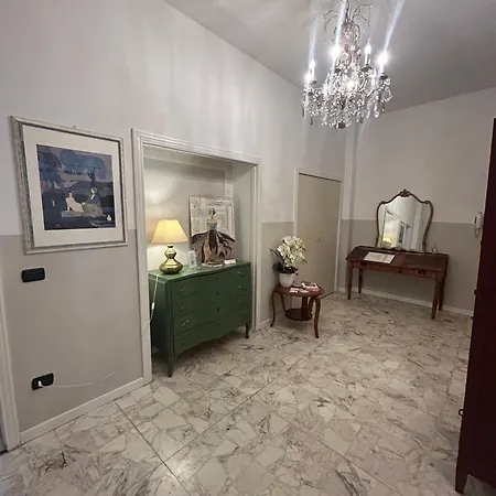 La Magnolia - *